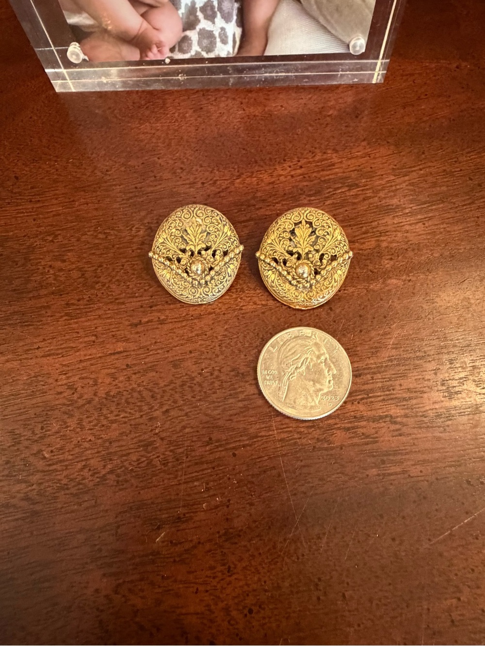 Vintage brass antique Gold-Tone Earrings - Picture 5 of 6
